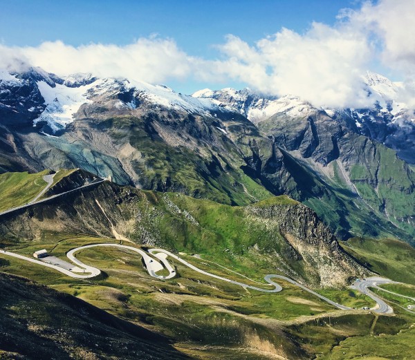 Großglockner Hochalpenstraße © Eugene Krasnaok on Unsplash