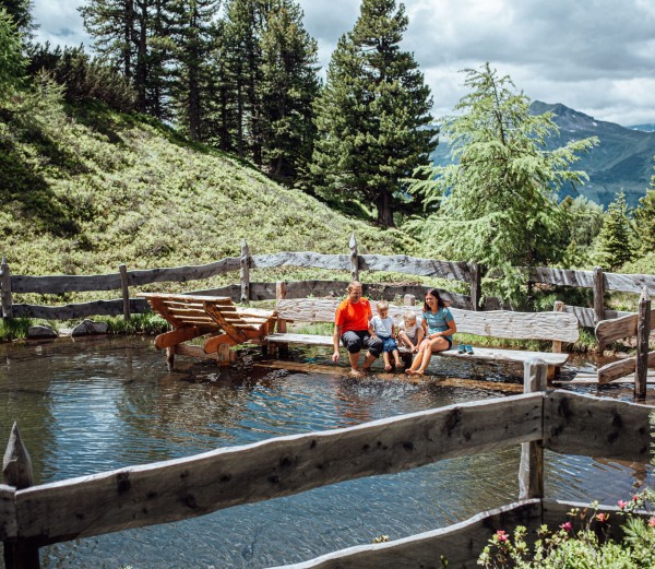 Pause an einem Bergsee  © Salzburger Land Tourismus / Denis Cebulec